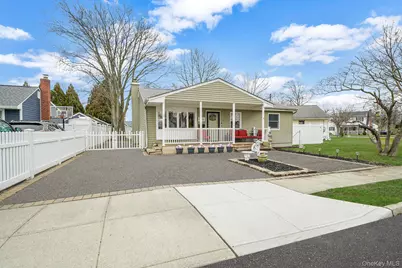 11 Nehring Avenue, Babylon, NY 11702 - Photo 4