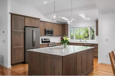 8 Fairlawn Parkway, Rye Brook, NY 10573 - Photo 6