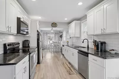 3 Roy Avenue, West Islip, NY 11795 - Photo 6