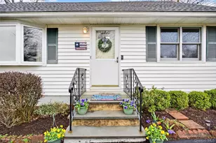 107 Whittier Dr, Thornwood, NY 10594 - Photo 4