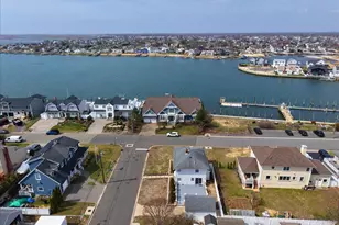 9 Cabot Rd W, Massapequa, NY 11758 - Photo 36