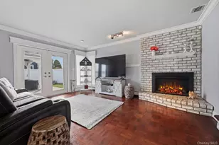 2635 S Seamans Neck Rd, Seaford, NY 11783 - Photo 10