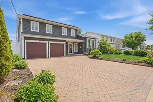 2635 S Seamans Neck Rd, Seaford, NY 11783 - Photo 2