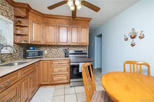 712 Nightingale Rd, West Hempstead, NY 11552 - Photo 6