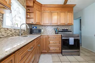 712 Nightingale Rd, West Hempstead, NY 11552 - Photo 8