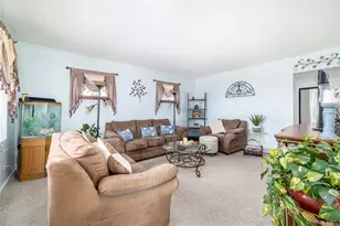 712 Nightingale Rd, West Hempstead, NY 11552 - Photo 2