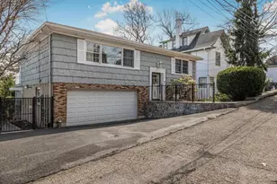 91 Edgecliff Terrace, Yonkers, NY 10705 - Photo 2