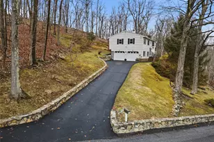 31 Colonel Enoch Dr, Carmel, NY 10512 - Photo 2