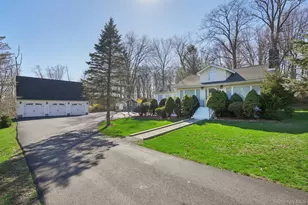 17 Pine Hill Rd, Highland Mills, NY 10930 - Photo 2