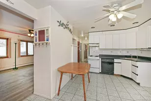 24 Cloister Ln, Hicksville, NY 11801 - Photo 4