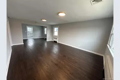 7 Linwood Road N #2nd Fl, Port Washington, NY 11050 - Photo 4