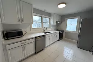 7 Linwood Rd N, Port Washington, NY 11050 - Photo 2