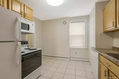 [Address not provided], Williston Park, NY 11596 - Photo 6