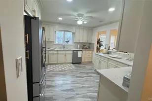 47 Drayton Ave, Bay Shore, NY 11706 - Photo 6