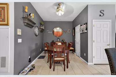 105 Francesca Way #105, Amityville, NY 11701 - Photo 8