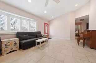 3965 Darby Ln, Seaford, NY 11783 - Photo 4