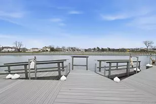 3965 Darby Ln, Seaford, NY 11783 - Photo 32