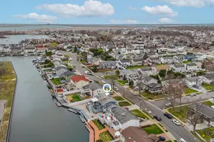 3965 Darby Ln, Seaford, NY 11783 - Photo 24