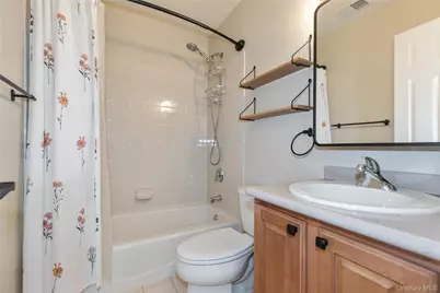 28 Lorien Place #4, Melville, NY 11747 - Photo 8