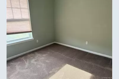 28 Lorien Place #4, Melville, NY 11747 - Photo 8