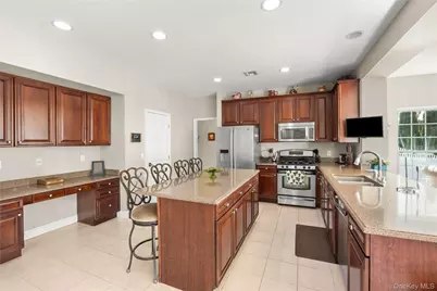 32 Avolet Court, Mount Sinai, NY 11766 - Photo 20