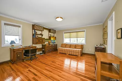 85 Meadow Woods Road, Great Neck, NY 11020 - Photo 18
