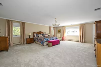 85 Meadow Woods Road, Great Neck, NY 11020 - Photo 12
