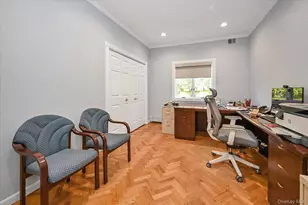 85 Meadow Woods Rd, Great Neck, NY 11020 - Photo 10