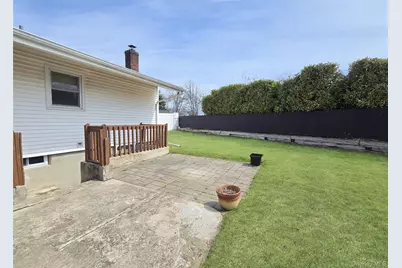 310 Browns Road, Nesconset, NY 11767 - Photo 20