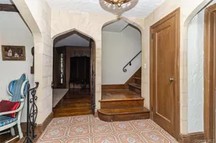 63 Marlborough Ct, Rockville Centre, NY 11570 - Photo 10