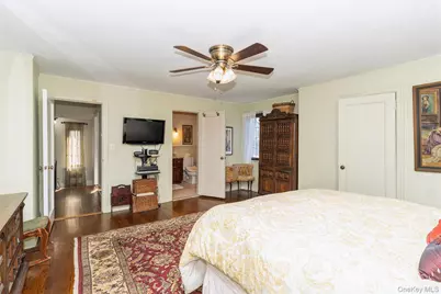 63 Marlborough Court, Rockville Centre, NY 11570 - Photo 18