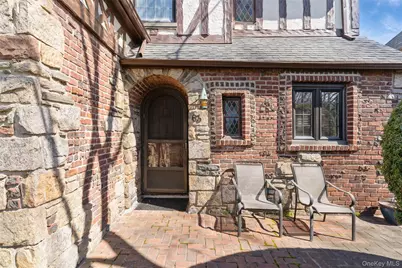 63 Marlborough Court, Rockville Centre, NY 11570 - Photo 20