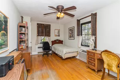 63 Marlborough Court, Rockville Centre, NY 11570 - Photo 16