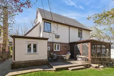 63 Marlborough Court, Rockville Centre, NY 11570 - Photo 22