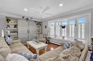 31 Roneck Ct, Shirley, NY 11967 - Photo 10