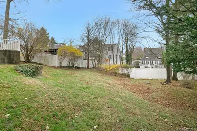 250 Fifth Street, Mamaroneck, NY 10543 - Photo 22