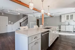 606 E Jericho Tpke, Huntington Station, NY 11746 - Photo 2