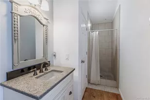 606 E Jericho Tpke, Huntington Station, NY 11746 - Photo 12
