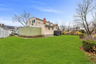 48 Sperry Ct, New Hyde Park, NY 11040 - Photo 32