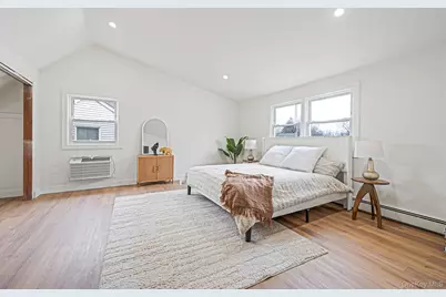 48 Sperry Court, New Hyde Park, NY 11040 - Photo 14