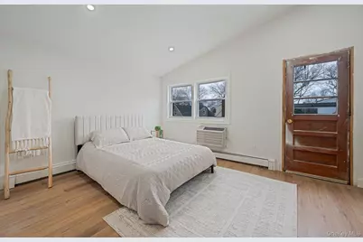 48 Sperry Court, New Hyde Park, NY 11040 - Photo 16