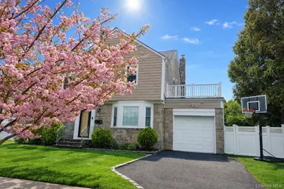 30 Alicia Court, Hempstead, NY 11550 - Photo 2