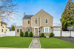 30 Alicia Ct, Hempstead, NY 11550 - Photo 2