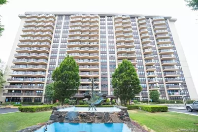 1815 215th Street #16J, Bayside, NY 11360 - Photo 4