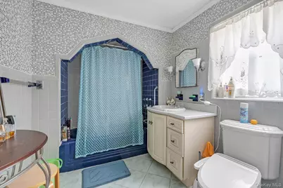 84-16 Charlecote Ridge, Jamaica, NY 11432 - Photo 16