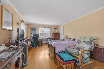 84-16 Charlecote Ridge, Jamaica, NY 11432 - Photo 12