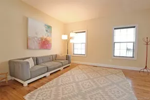 5 Dogwood Ln, East Moriches, NY 11940 - Photo 4