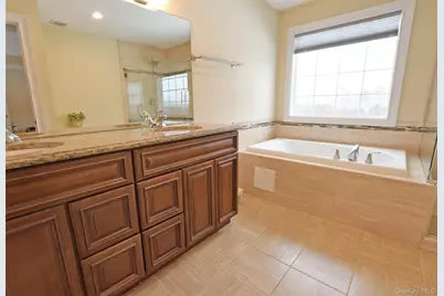 5 Dogwood Lane, East Moriches, NY 11940 - Photo 28