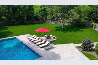 26 Box Tree Road, East Quogue, NY 11942 - Photo 8