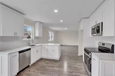 85 Patchogue Avenue, Mastic, NY 11950 - Photo 10